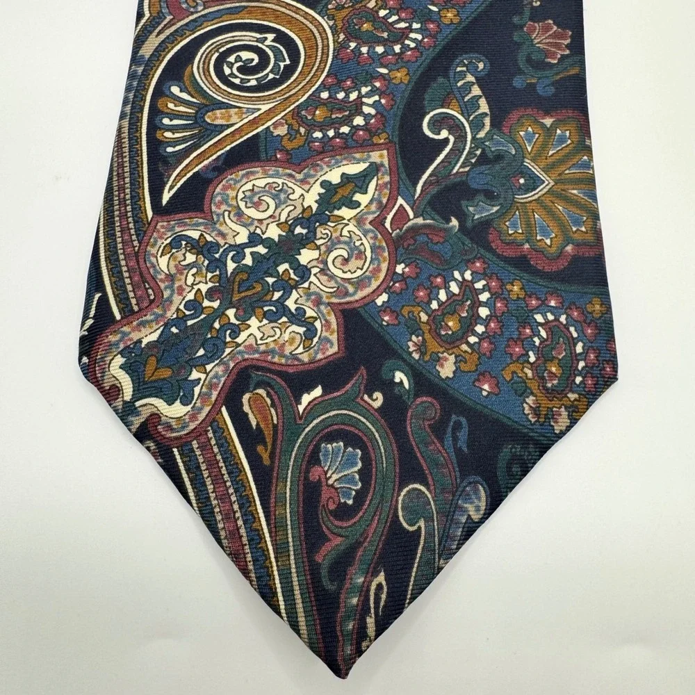 VINTAGE Oscar de la Renta Mens Silk Tie Navy Blue Paisley Medallion Necktie